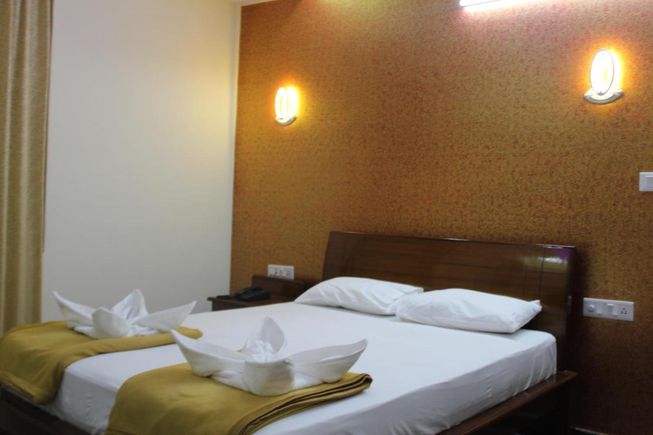 Golden Pride Hotel Kanakapura Exteriör bild