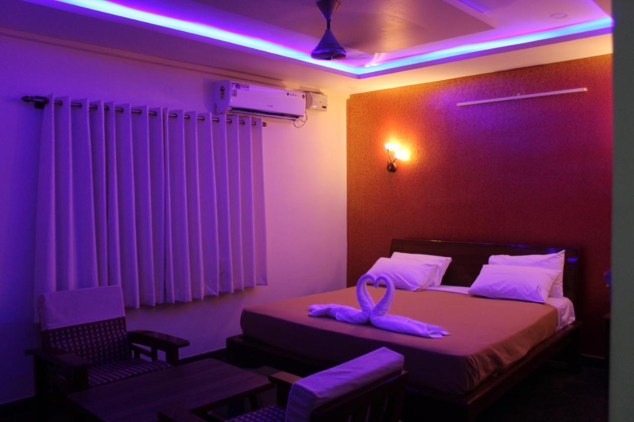 Golden Pride Hotel Kanakapura Exteriör bild